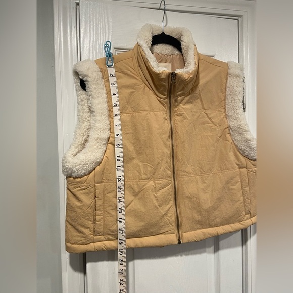 NWT Thread & Supply Size L Sherpa Trim Khaki Cropped Vest Drawstring Waist - Picture 8 of 12